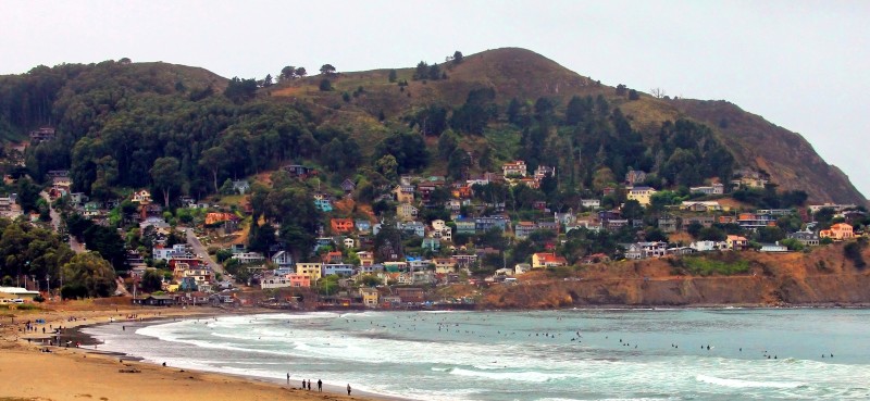 View along the coast of Pacifica State Beach